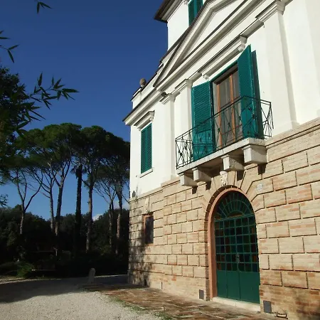 Elegante Nella Nostra D Epoca