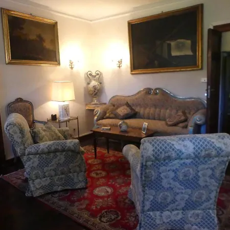 Elegante Nella Nostra D Epoca Vila