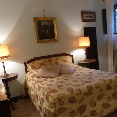 Elegante Nella Nostra D Epoca