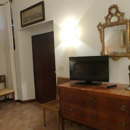 Elegante Nella Nostra D Epoca
